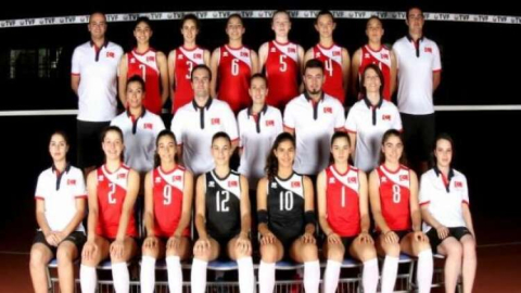 Küçük Kız Voleybol Milliler