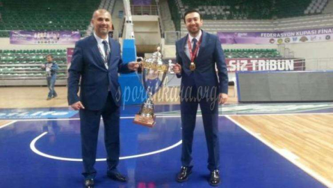 Kupa B.Taşbaş'a Armağan Edildi