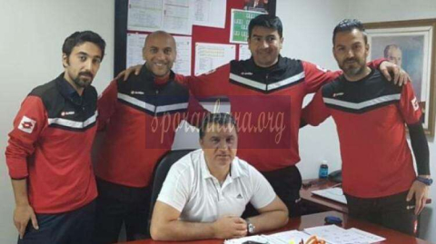 Mustafa Kaplan'ın Elinde Sihirli Değnek