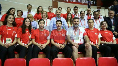 Bayan Hentbol Takımımız Finalde