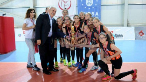 Festival Voleybol'da Şampiyon Karayolları