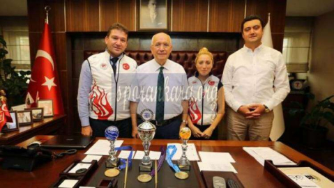 Yenimahalle'nin Buz Pateni Başarısı