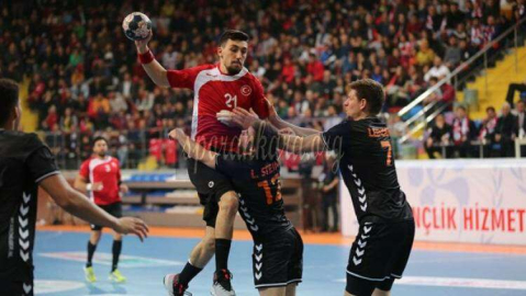 Hentbol Milliler Galibiyet Getirdi