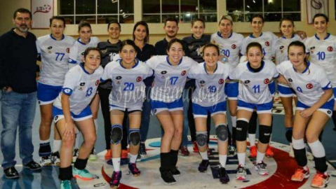 Yenimahalle Belediyespor Çeyrek Finalde