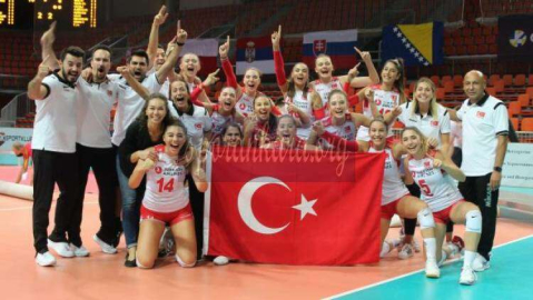 Genç Voleybolcularımız 2.Kez Şampiyon