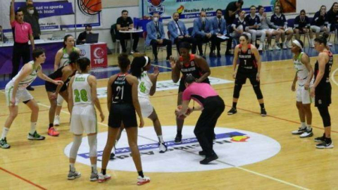Nesibe Aydın Evinde Kazandı