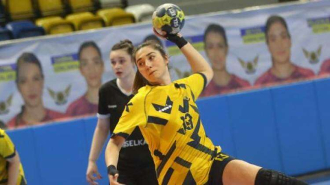Yenimahalle Belediyespor Yerini Korudu