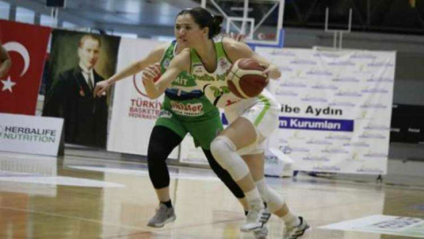 Nesibe Aydın'dan 3 Haneli Skor