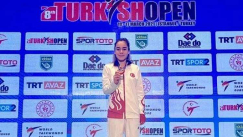 Sude Uzunçavdar'dan 7.Şampiyonluk