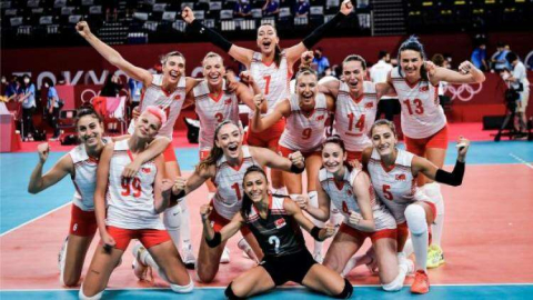 Kadın Voleybol Milliler Tarih  Yazıyor
