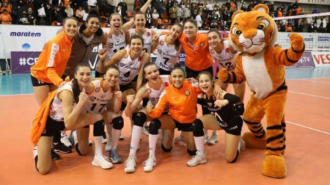 Eczacıbaşı Cev Kupası'nda Son 16 Takım Arasında