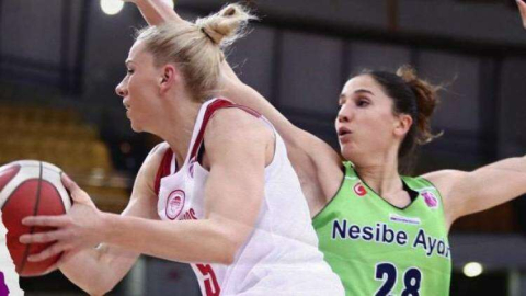Nesibe Aydın Atina'dan Zaferle Dönüyor