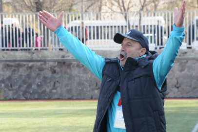 Bal'da Düşmeyi Kaldırın Sal Finalistleri Bal Ligine