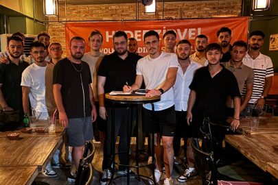V.Yıldırımspor'da İmzalar Gönüllere Atıldı