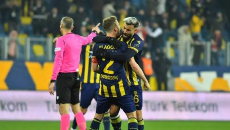 Ankaragücü Bursaspor'u 2-1 Mağlup Etti